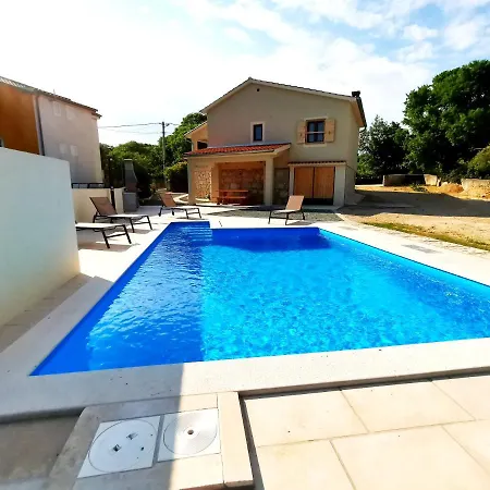 Mira By El-pi Tours Garica