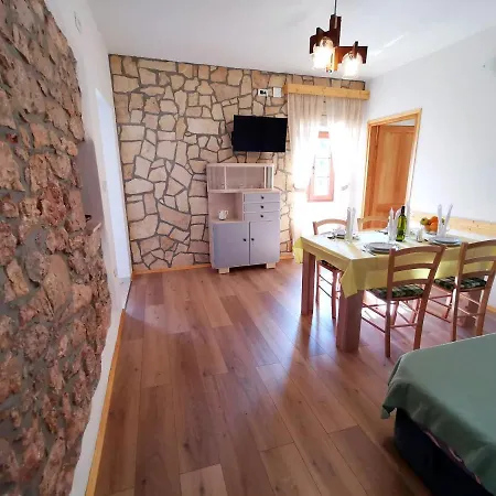 Prázdninový dům Mira By El-pi Tours *