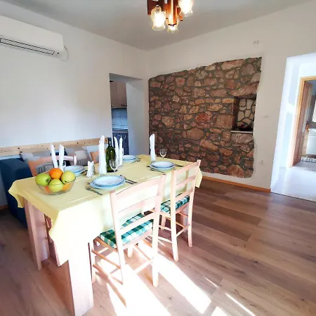 Prázdninový dům Mira By El-pi Tours