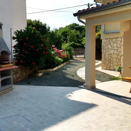 Mira By El-pi Tours * Garica