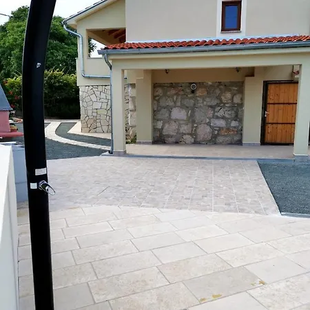 Mira By El-pi Tours * Garica